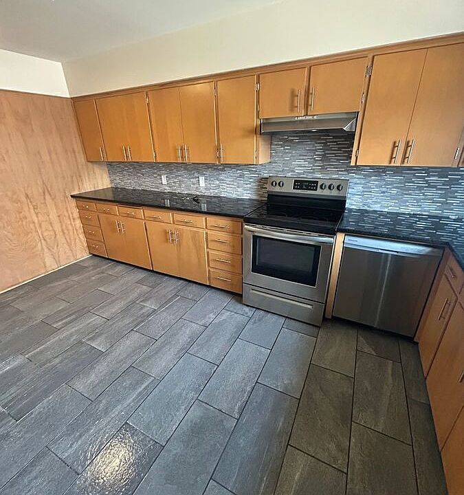 1st image of 207 W 3rd St S APT 1