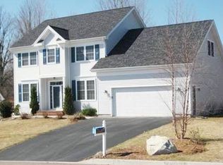 129 Cobblestone Cir, South Burlington, VT 05403