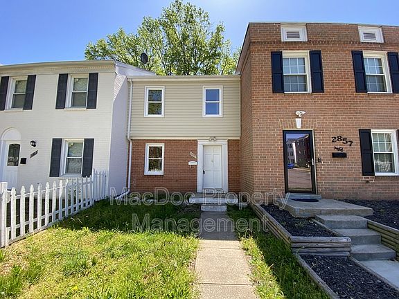 2nd image of 2855 Gloucester Ct