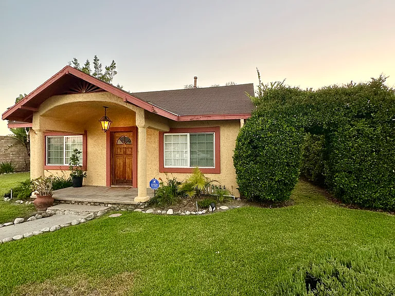 347 N Barbara Ave — Photo 3