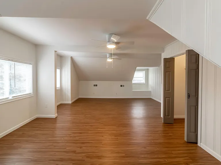 1021 Portland St #2 — Photo 10