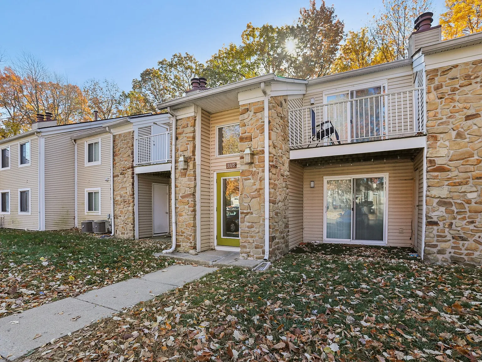 Twyckenham Apartments — Photo 1
