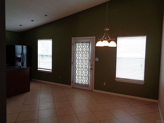 4th image of 10494 Millbrook Dr
