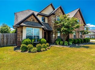 1881 S River Meadows Dr, Fayetteville, AR 72701