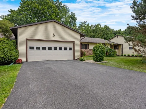 114 Kimry Moor, Fayetteville, NY 13066