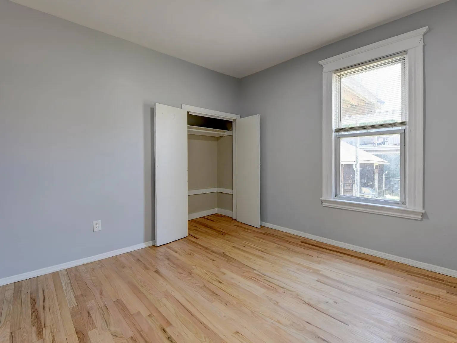 3 bed, 1.0 bath, $2,950 — Photo 4