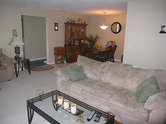 4th image of 10 Thayer Pond Dr #9