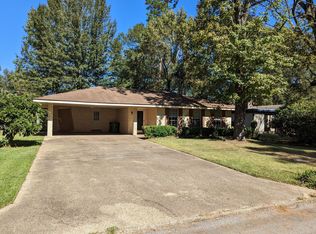 108 Saratoga Cir, Hattiesburg, MS 39401
