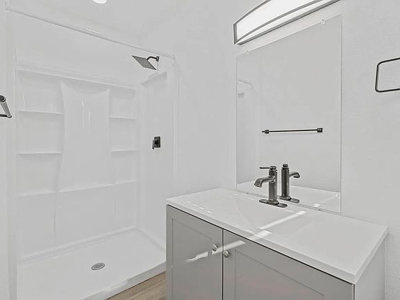 5th image of 502 Melrose Dr