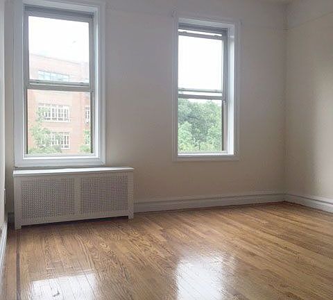 4th image of 3900 Greystone Ave APT 34E