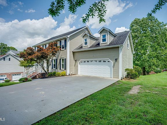 3rd image of 12 Spring Knoll Ct