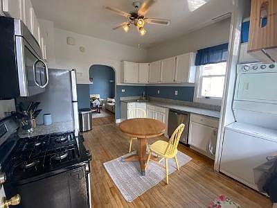 2nd image of 1243 W Barry Ave #2R