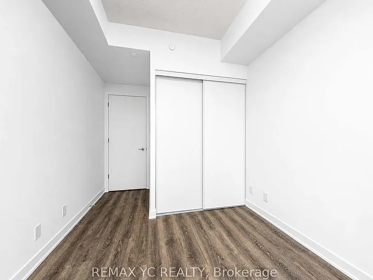 180 Front St E #2212 — Photo 15