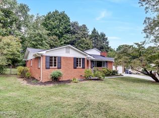 311 Newcastle Rd, Knoxville, TN 37909