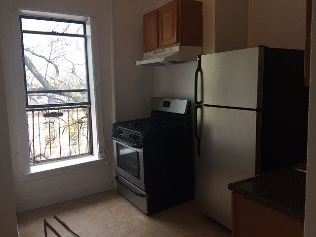 2nd image of 457 Decatur St APT 2R