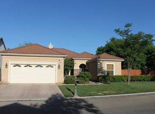 4745 N Emerald Peak Dr, Clovis, CA