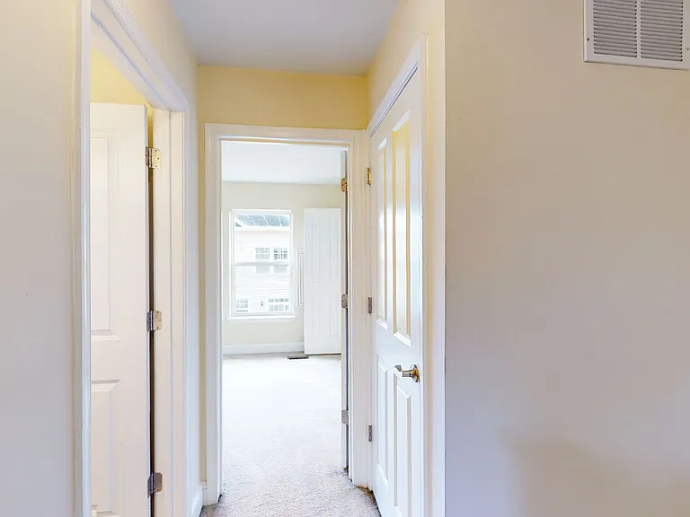 720 Barnes St NE — Photo 38