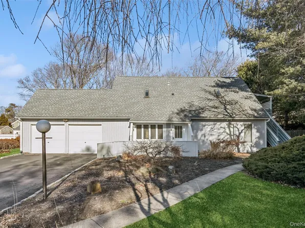 5 Haiti Lane, Coram, NY 11727