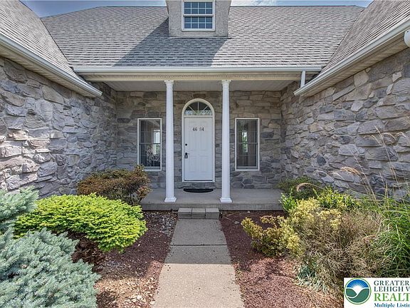 2nd image of 4684 York Dr