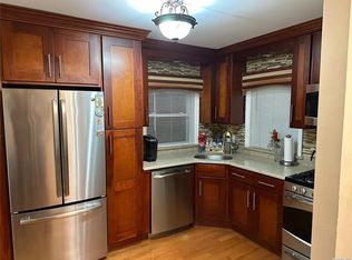 11539 Parkway Dr, Elmont, NY 11003