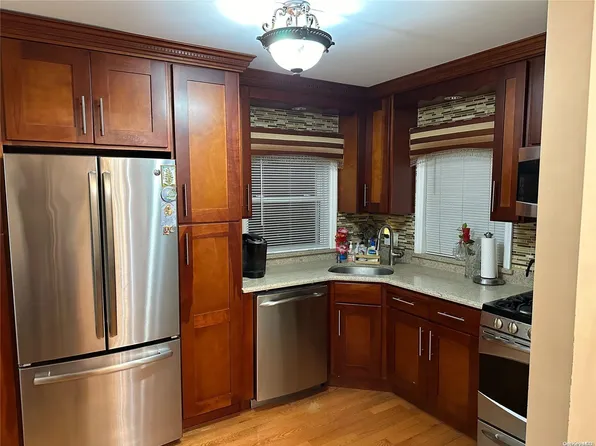 115-39 Parkway Drive, Elmont, NY 11003