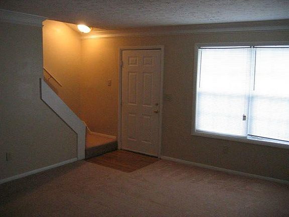 3rd image of 2980 Spruce Cir