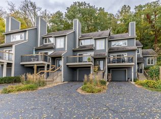 315 Territory Dr, Galena, IL 61036