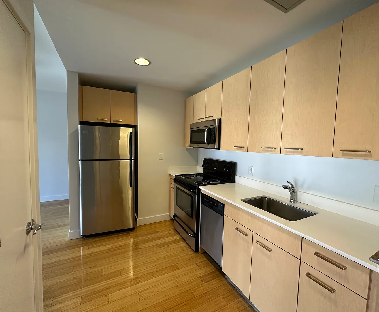 Stunning 1-bed at a Great Price in Fenway! — Photo 3