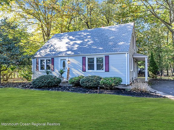 3rd image of 96 Whale Pond Rd