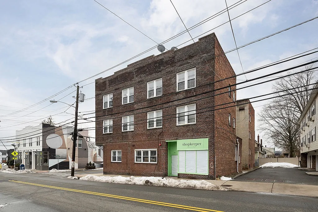 1 bed, $1,800 — Photo 1