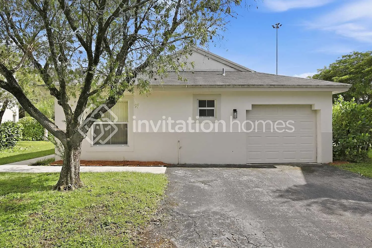 20710 NW 1st St Pembroke Pines, FL 33029 — Photo 1