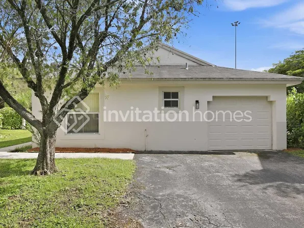 20710 NW 1st St, Hollywood, FL 33029