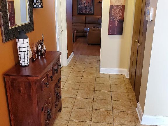 4th image of 22526 Crescent Way