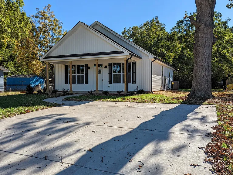 505 W Preston St — Photo 1