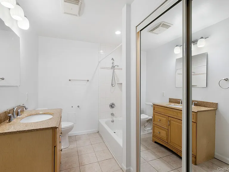 3 Charles Ln #2B — Photo 4