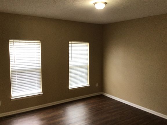 3rd image of 135 Brittony Woods Dr