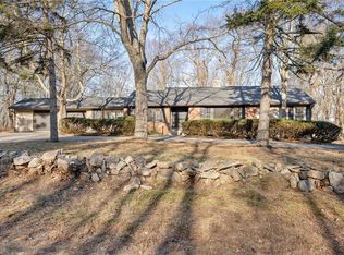 223 Farnum Pike, Smithfield, RI 02917
