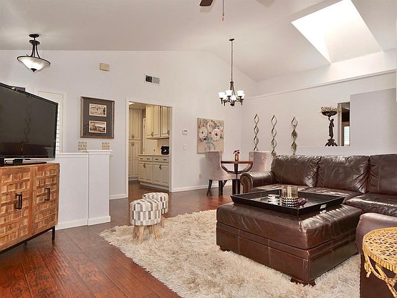 3rd image of 9039 Duovo Way
