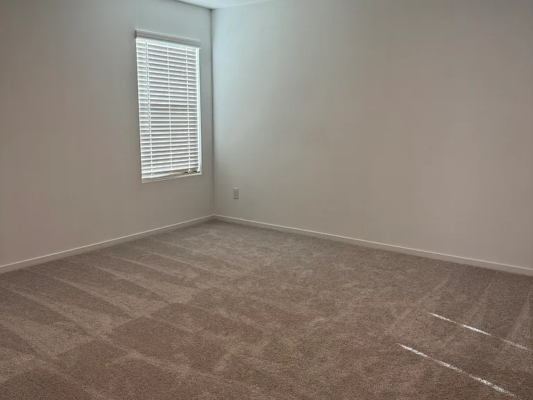 6410 Glade St — Photo 15