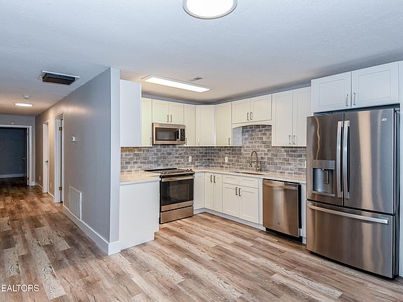 4th image of 1354 Fork Rd