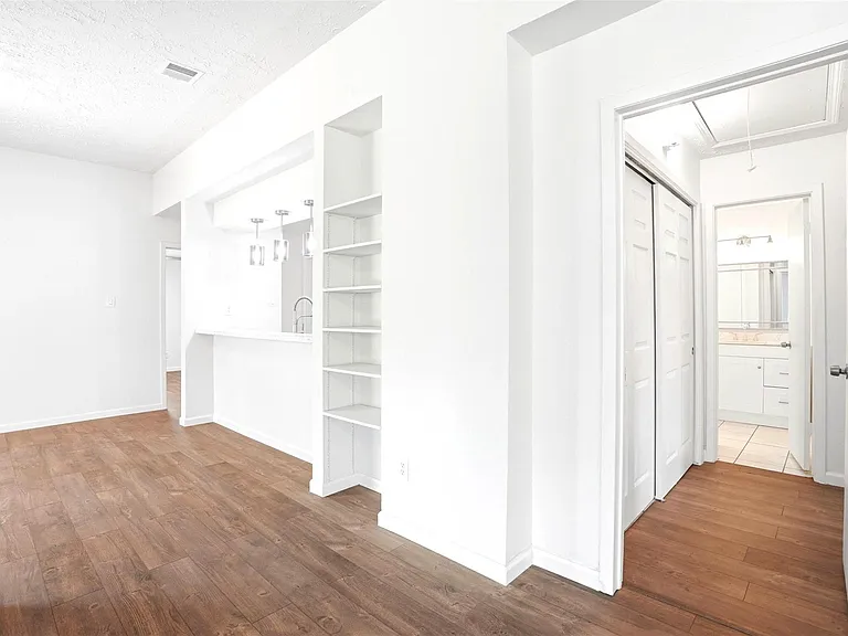 16007 Ridgegreen Dr — Photo 13