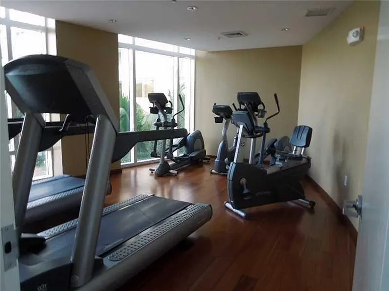 1745 E Hallandale Beach Blvd #8 — Photo 11
