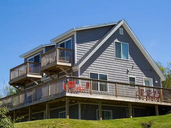 56 W Shore Rd, Bailey Island, ME 04003