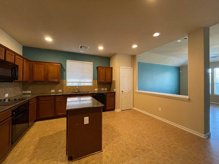 21554 Hawkspur Ridge St — Photo 5