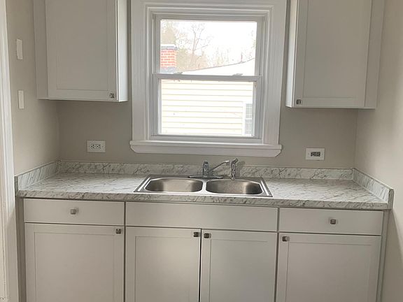 4th image of 108 N Ivy Ave