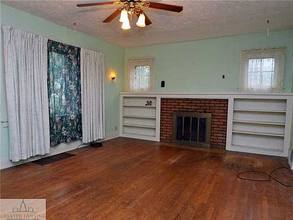 2nd image of 604 E Sunset Ln