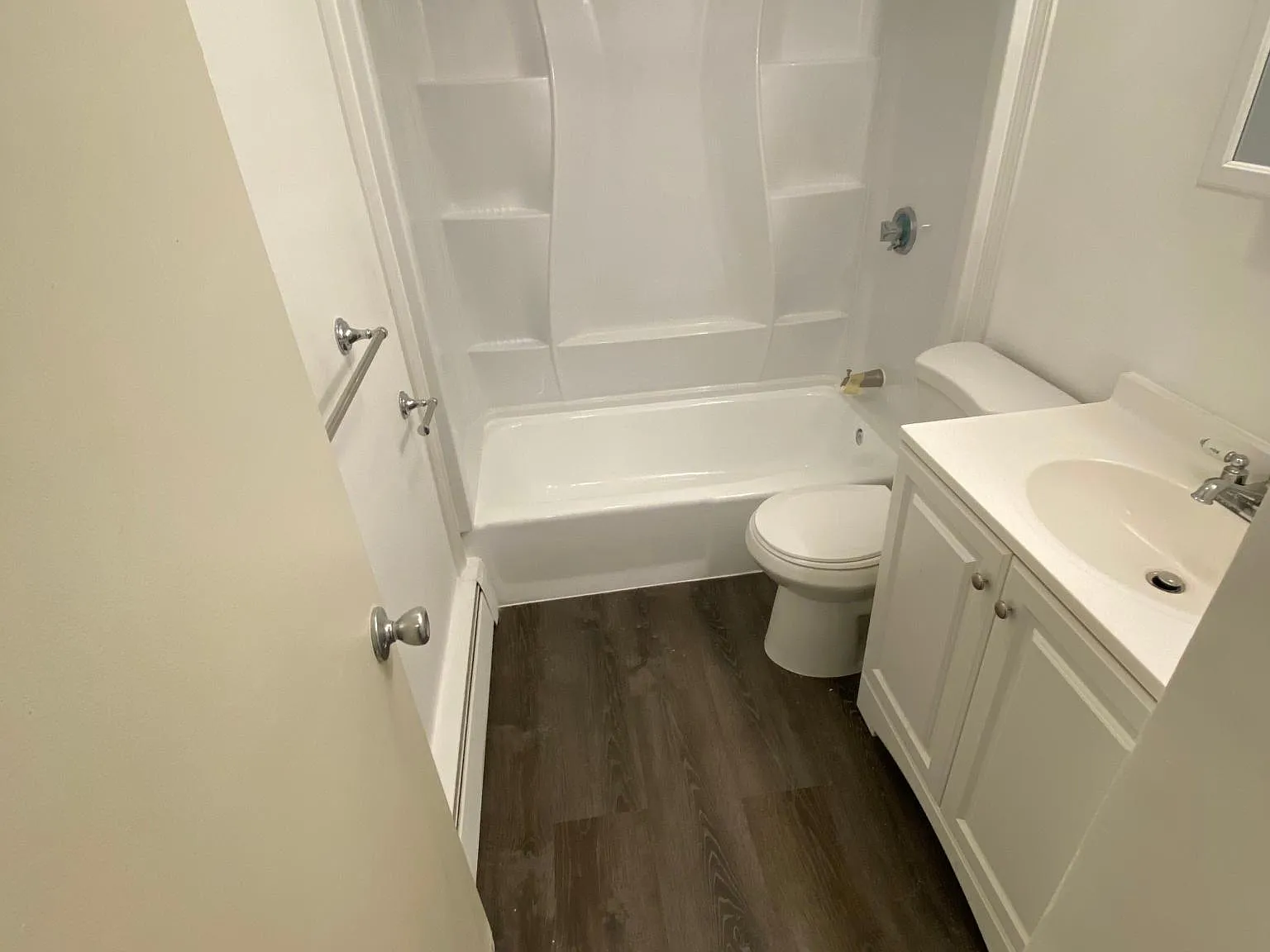 11 Allen Ave — Photo 2