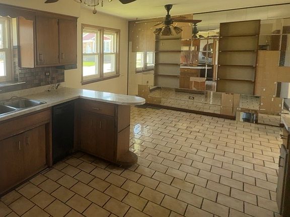 4th image of 11420 S Hamlin Ave