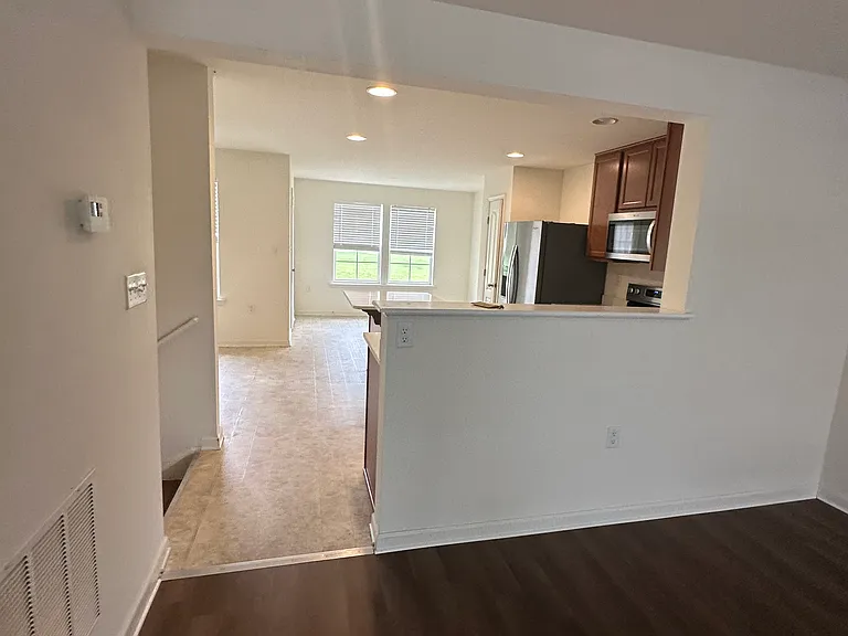 115 Cecily Way — Photo 7