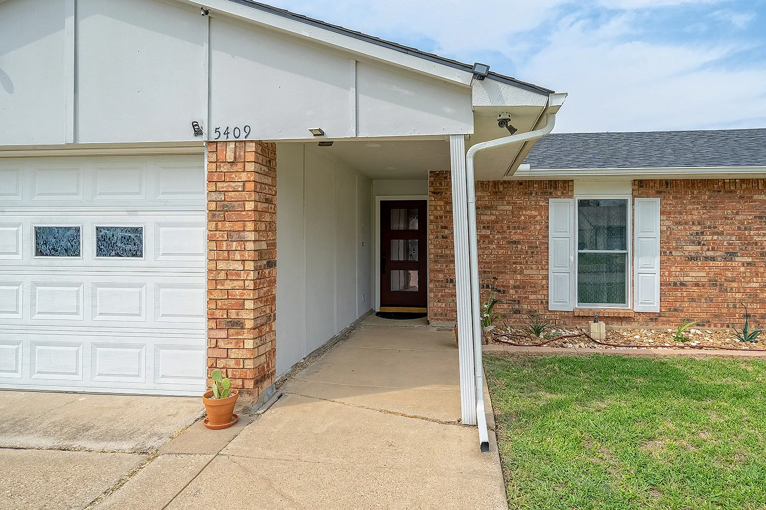 3 bed, 1519 sqft, $2,300 — Photo 2